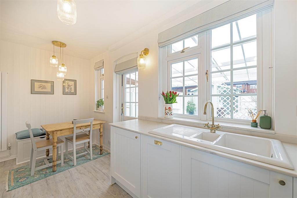 House in Feltham - View 4