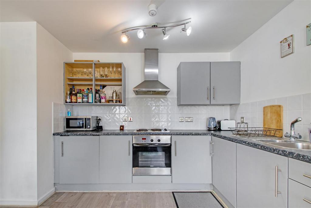 Apartment in Woolwich - View 2