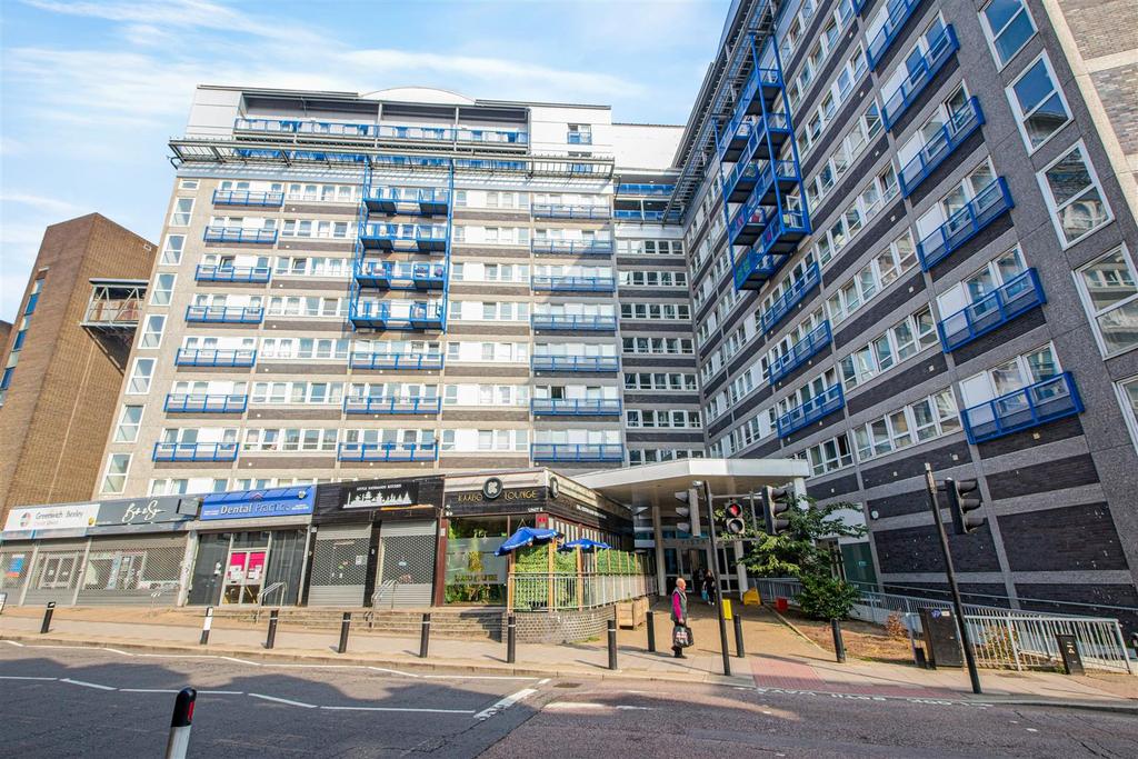 Apartment in Woolwich - View 4