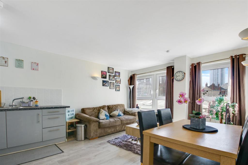 Apartment in Woolwich - View 5