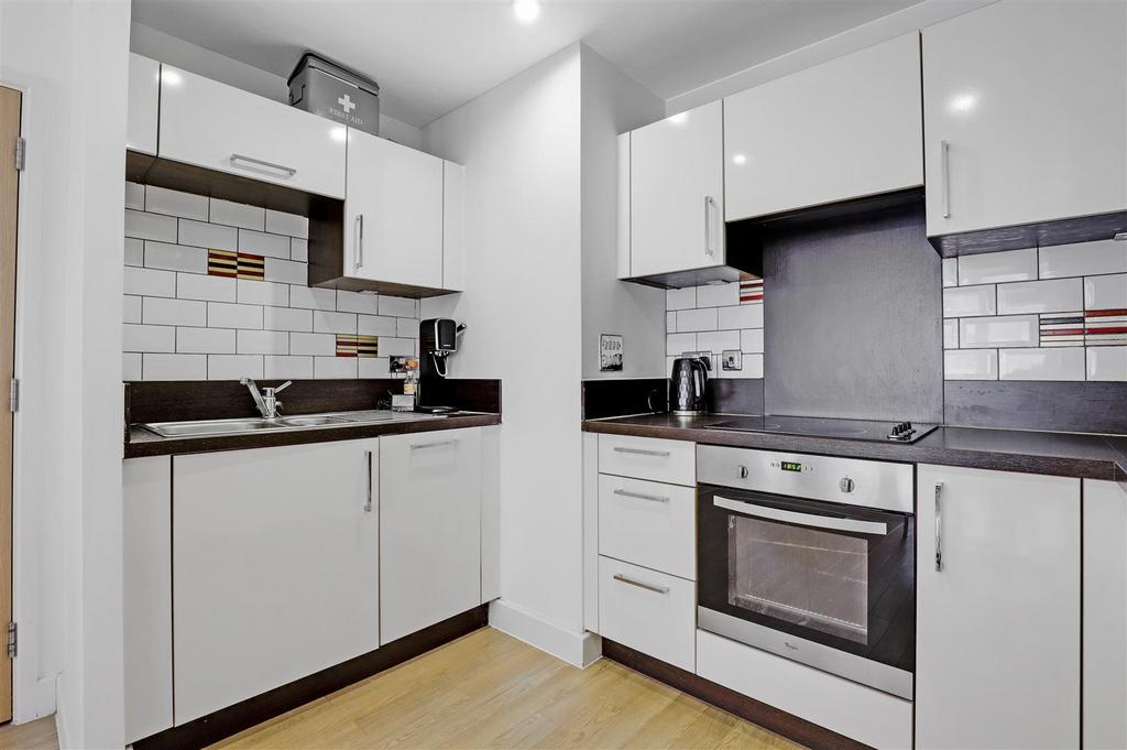 Apartment in Lewisham - View 4