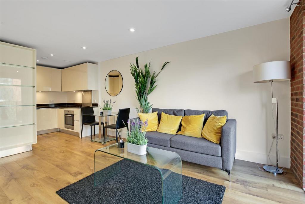 Apartment in Woolwich - View 2