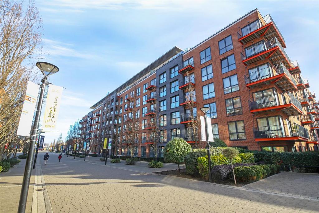 Apartment in Woolwich - View 3