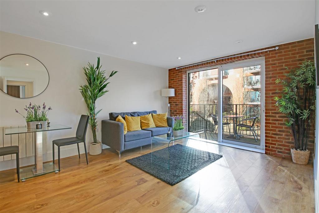 Apartment in Woolwich - View 5