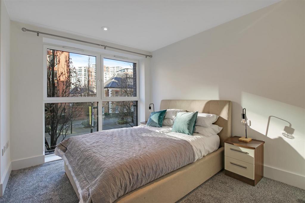 Apartment in Woolwich - More