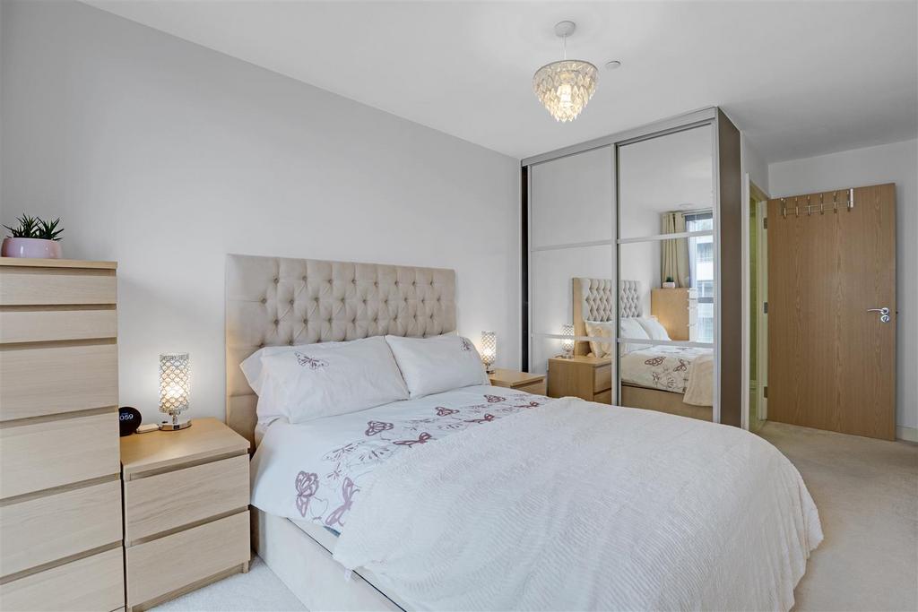 Apartment in Lewisham - View 3