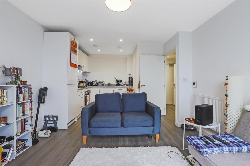 Apartment in Catford - View 2