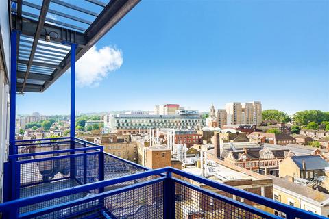 1 bedroom apartment to rent, Vista Building, Woolwich