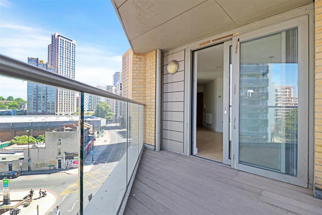 Apartment in Lewisham - View 3