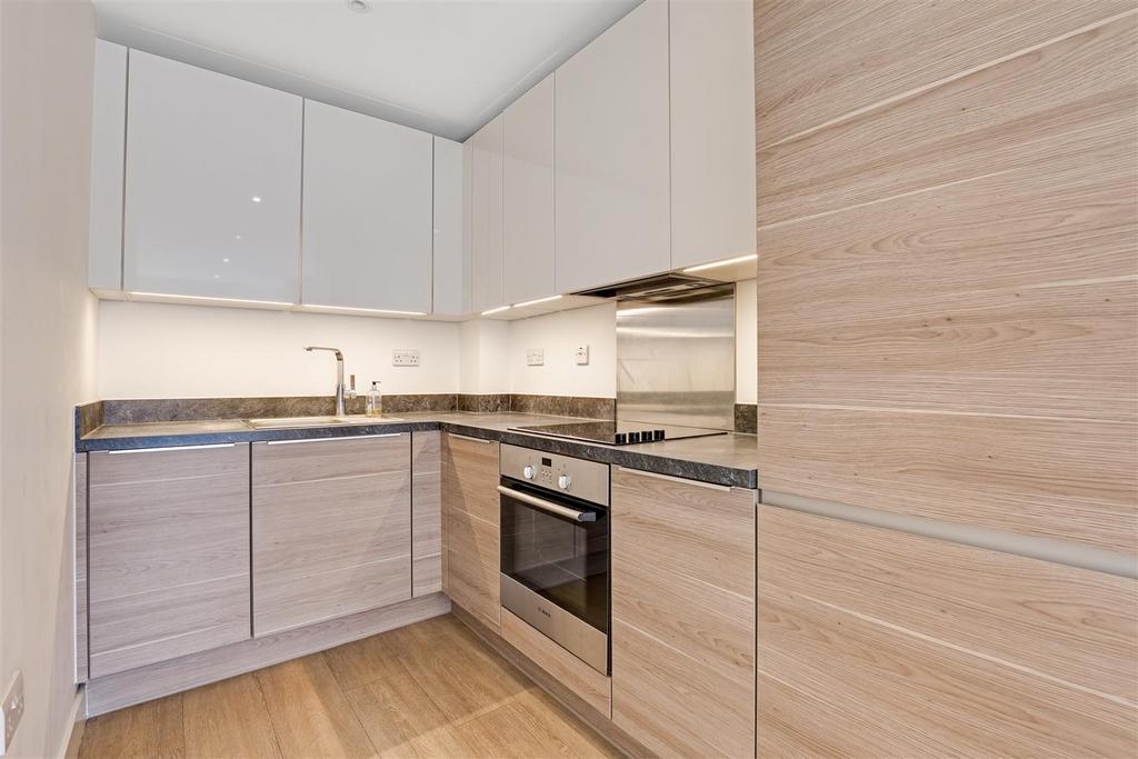 Apartment in Surrey Quays - View 2