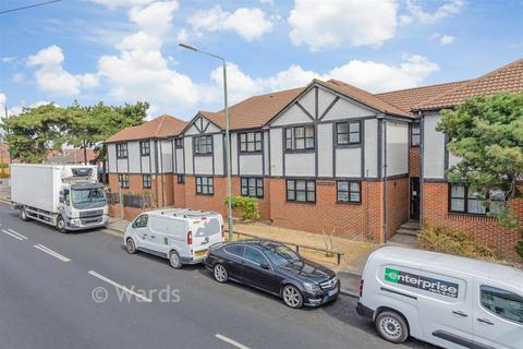 1 bedroom flat for sale, Brampton Lodge, Bexleyheath DA7