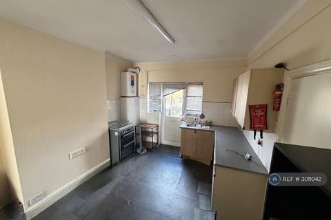 undefined, Wood Lane, Dagenham, RM8