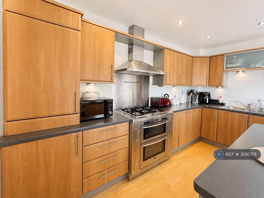 Apartment in Edinburgh - More