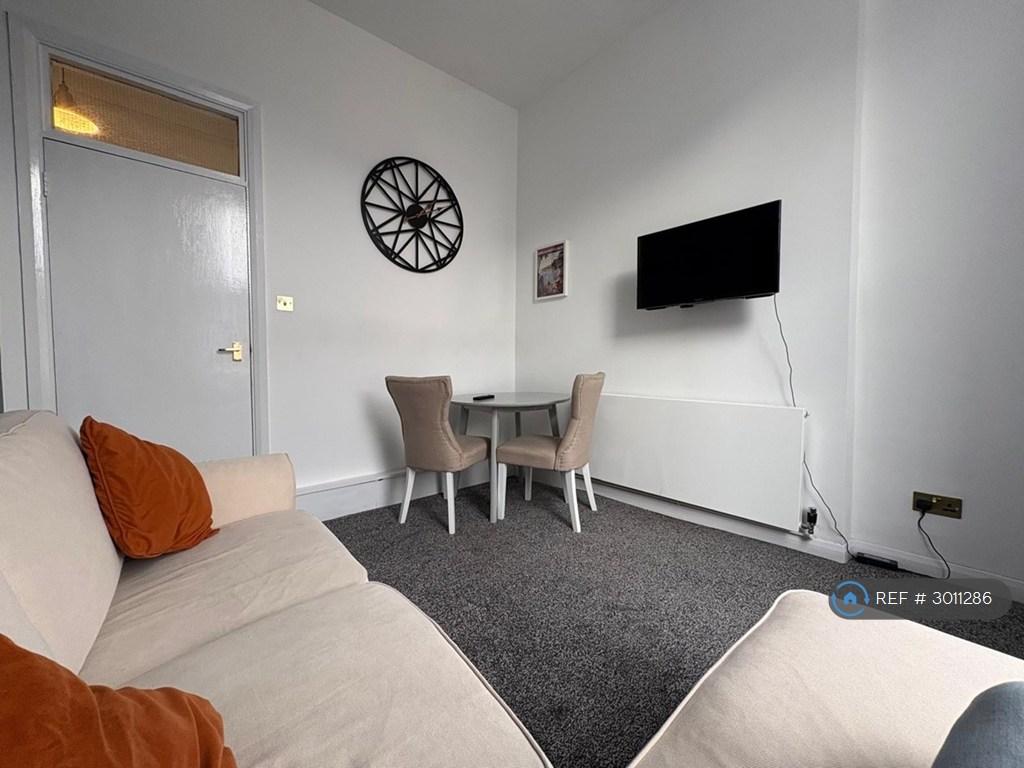Apartment in London, North Kensington - View 4