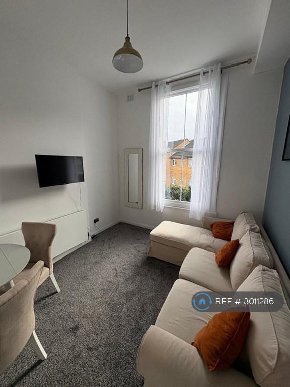 Apartment in London, North Kensington - View 5