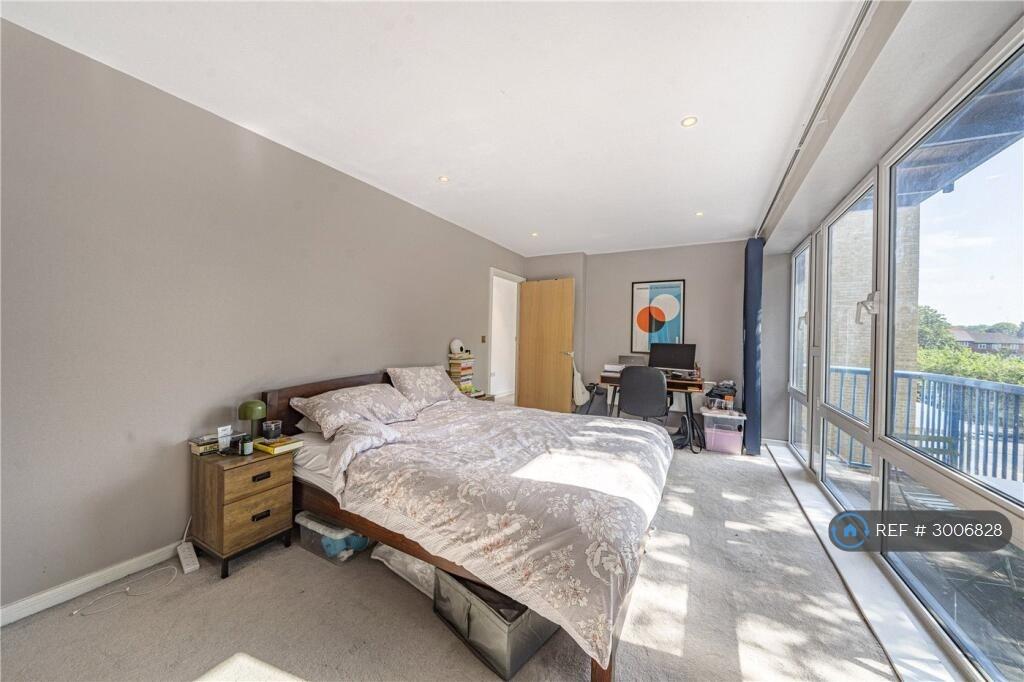 Apartment in London - View 2