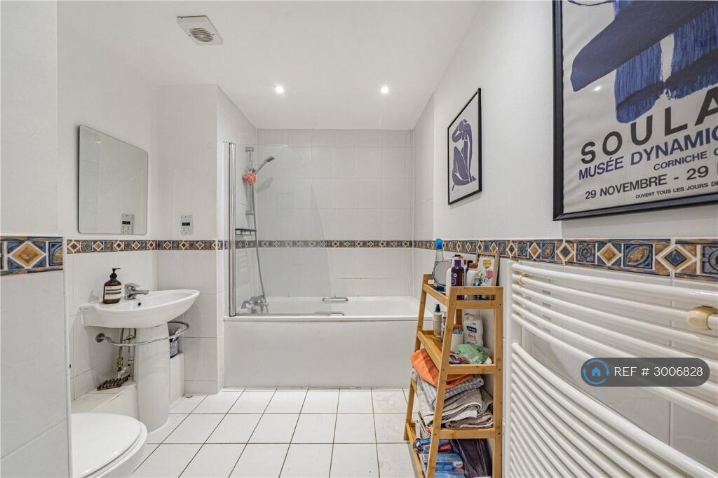 Apartment in London - View 5