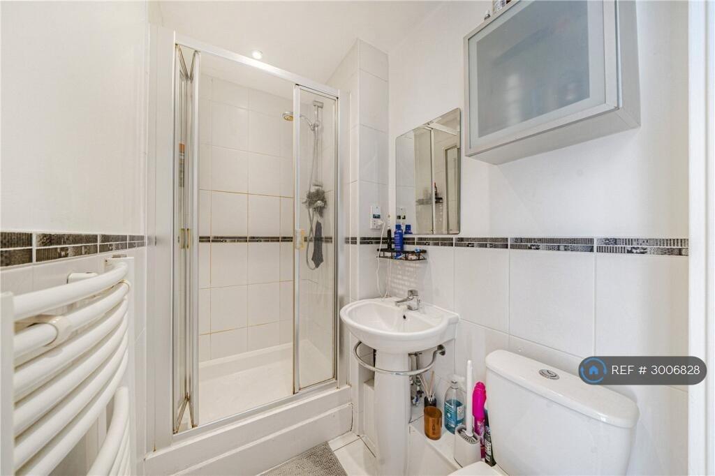Apartment in London - More