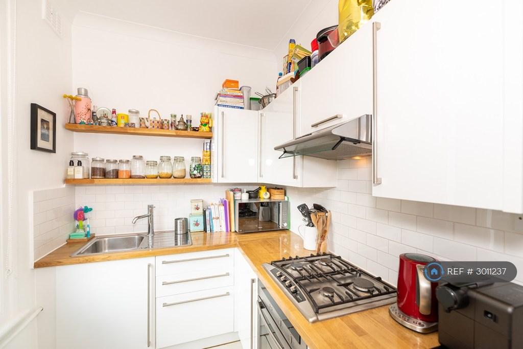 Apartment in London - View 5