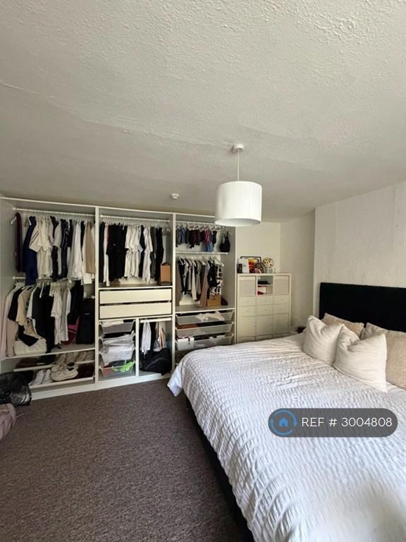 Apartment in Bristol - View 3