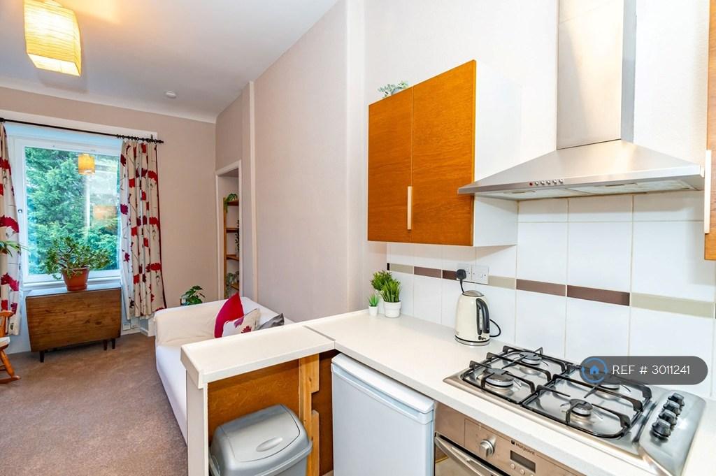 Apartment in Edinburgh - View 5
