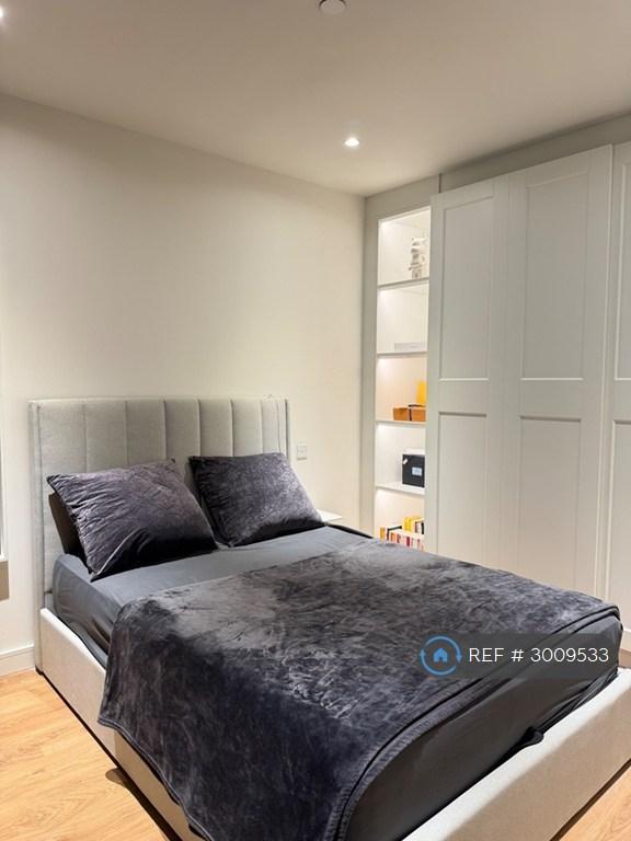 Apartment in London - More