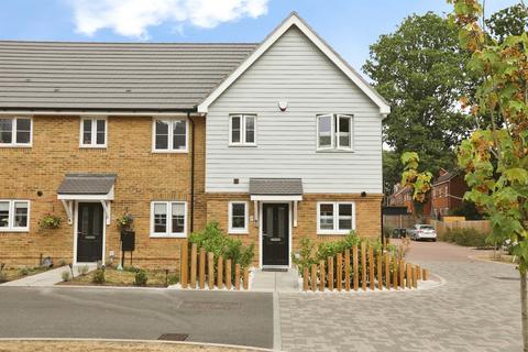 3 bedroom semi-detached house for sale, Sinden Heath, Felbridge
