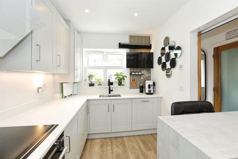 3 bedroom semi-detached house for sale, Sinden Heath, Felbridge