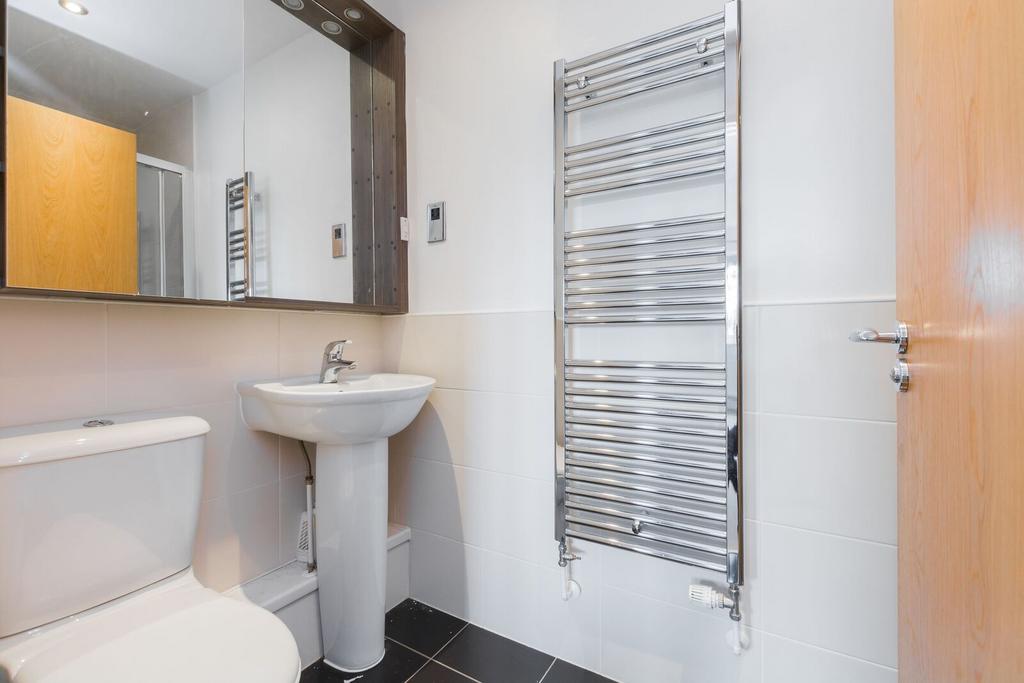 House in London - View 5