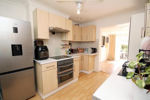 4 bedroom end of terrace house for sale, Hawley Road, Dartford