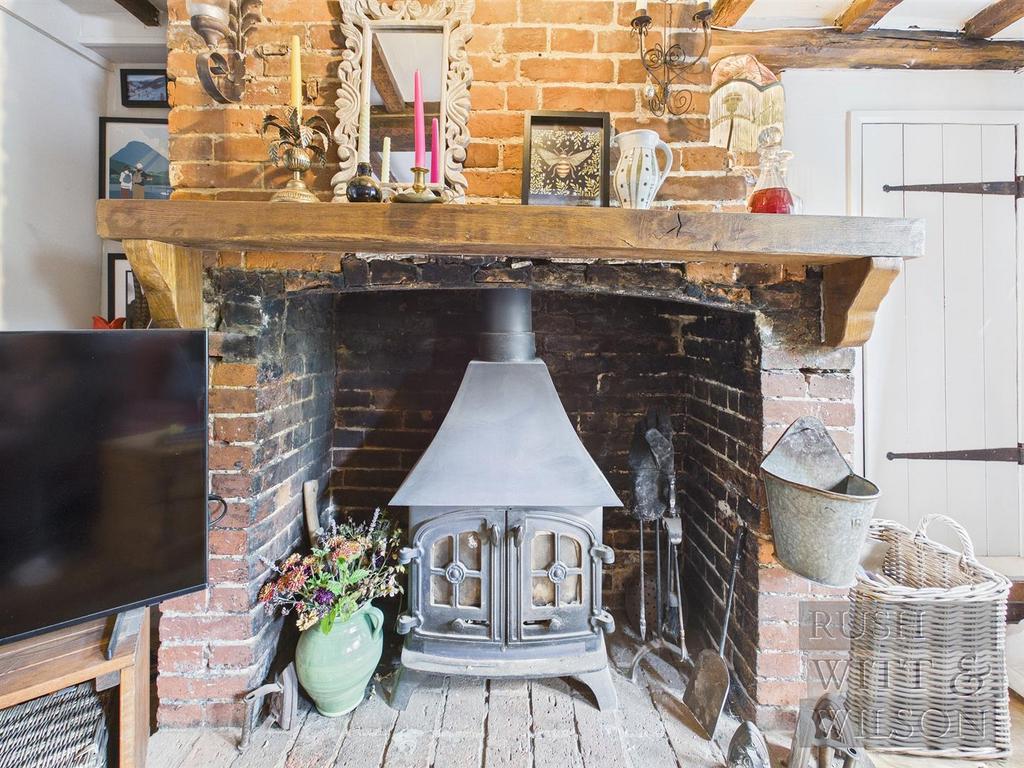 House in Robertsbridge - More