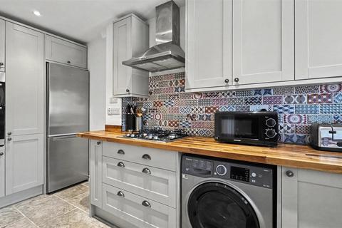 2 bedroom terraced house for sale, Coriander Close, Farnborough