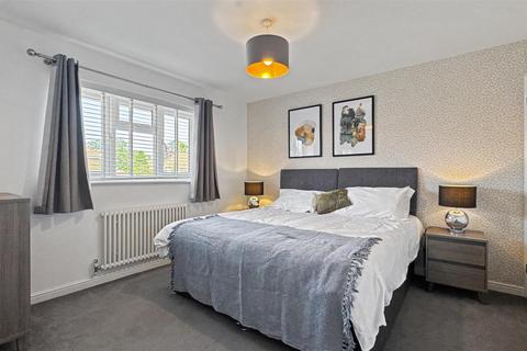 2 bedroom terraced house for sale, Coriander Close, Farnborough