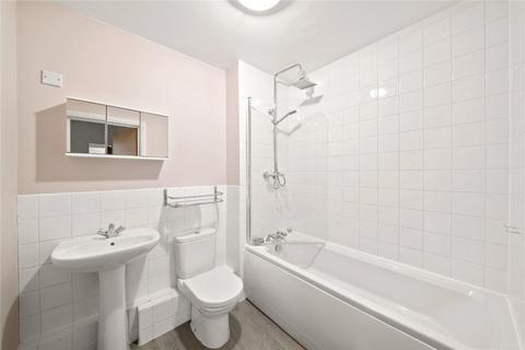 2 bedroom apartment to rent, High Street, Yiewsley, West Drayton, UB7