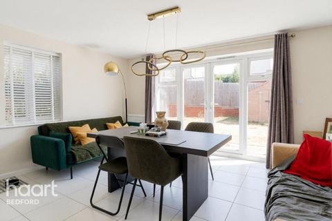 4 bedroom townhouse for sale, Dragonfly Crescent, Bedford