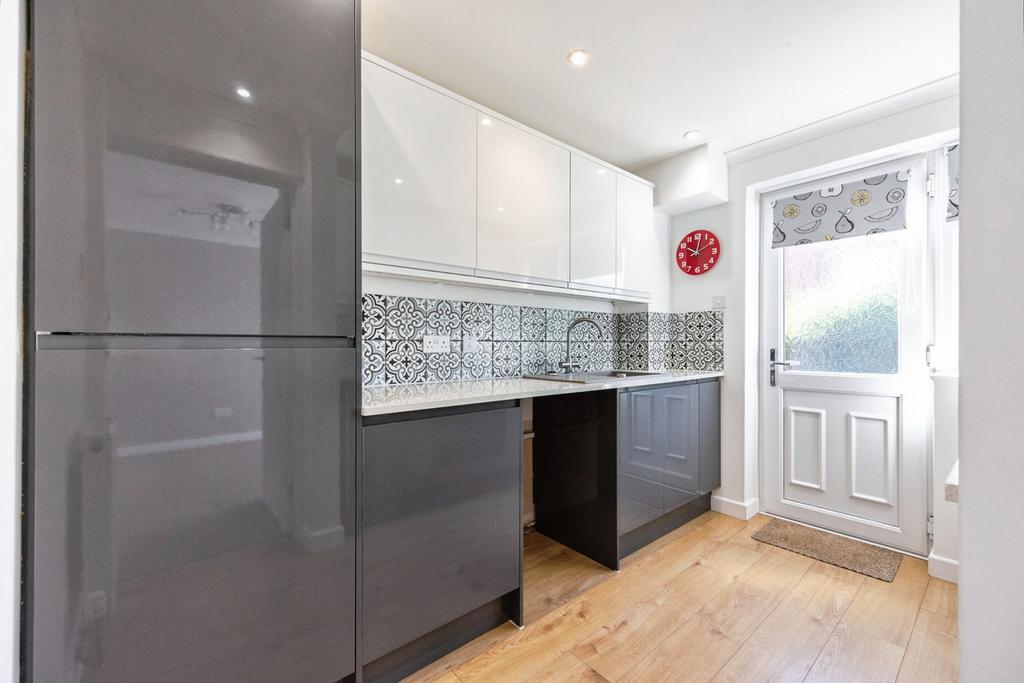 House in Ashford - View 4