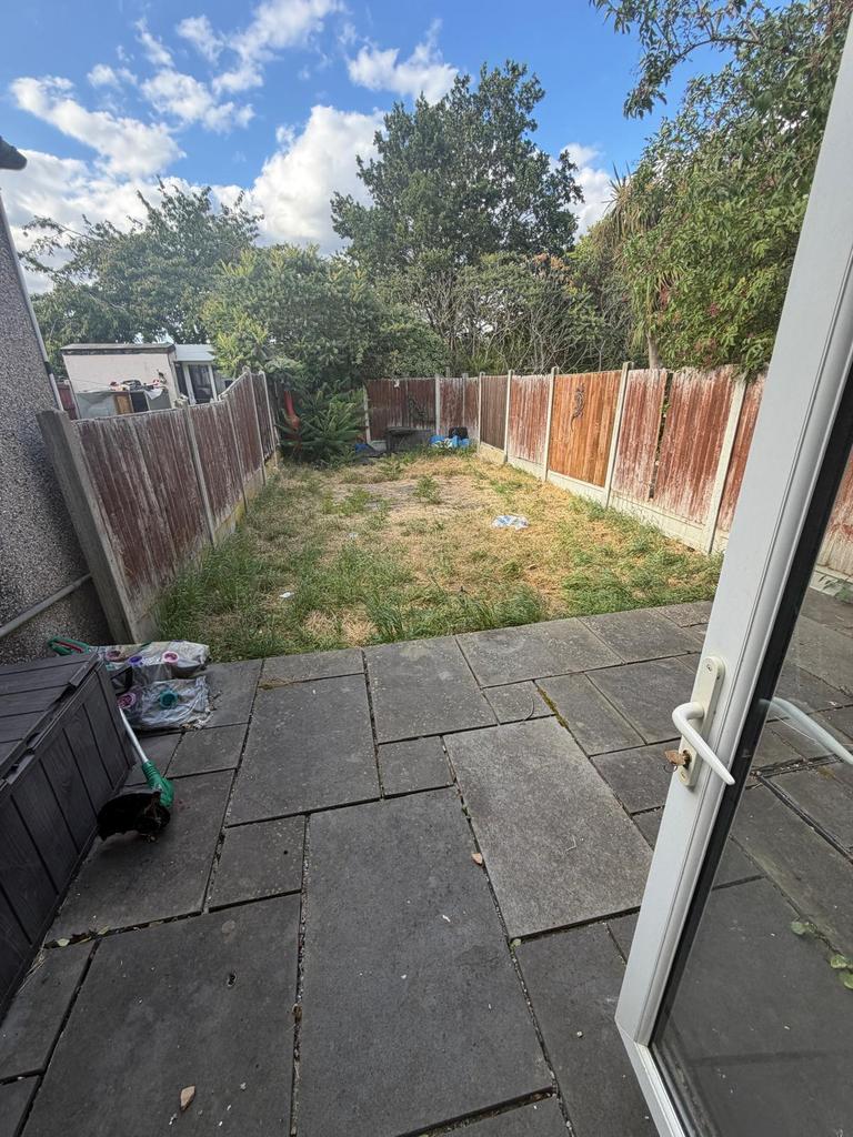 House in Dagenham - View 5