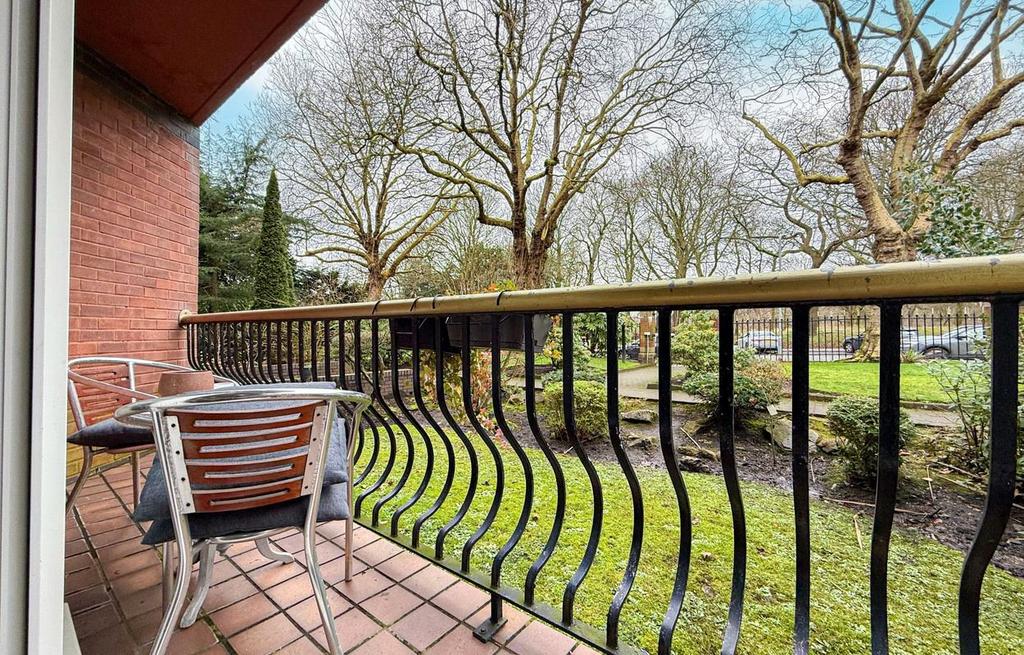 Apartment in Liverpool, Aigburth - View 3