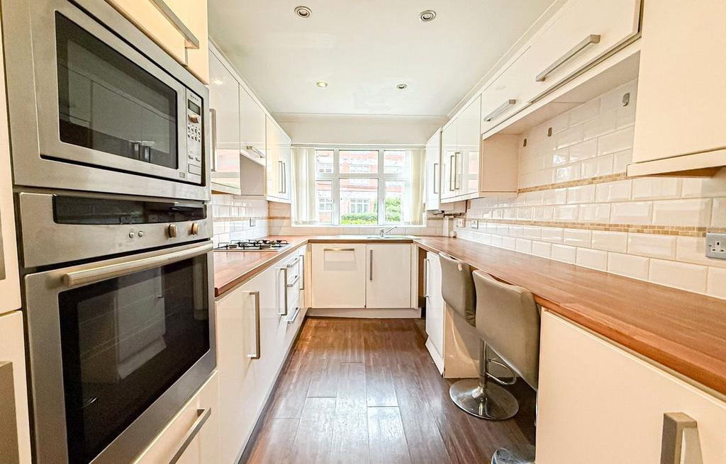 Apartment in Liverpool, Aigburth - View 4