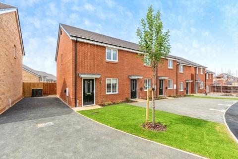 3 bed terraced house for rent in Wheatsheaf Close, Wellingborough, Northamptonshire, NN8