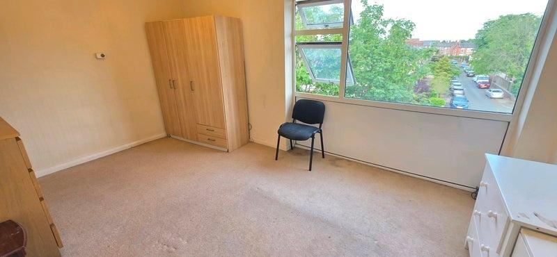 Apartment in Stockport, Heaton Mersey, The Four Heatons - View 3