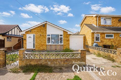 1 bedroom detached bungalow for sale, Avon Road, Canvey Island, SS8
