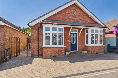 3 bedroom bungalow for sale, St. Pauls Road, Staines-upon-Thames, Surrey, TW18