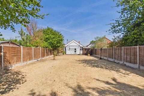 3 bedroom bungalow for sale, St. Pauls Road, Staines-upon-Thames, Surrey, TW18