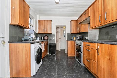 2 bedroom semi-detached house for sale, Palmerston Road, Grays
