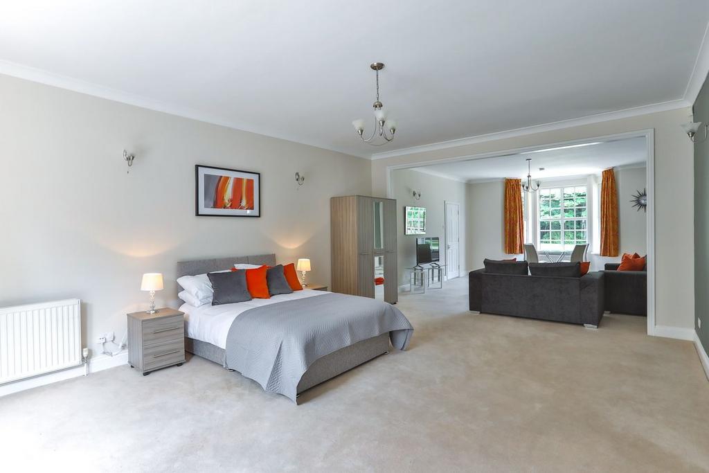 Apartment in Iver Heath - View 2