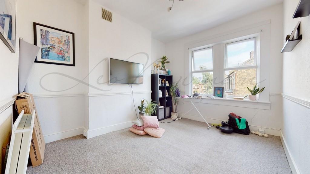 House in London - View 2