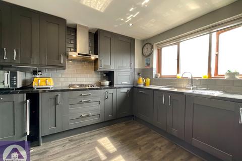 5 bedroom detached house for sale, The Willows, Abertillery