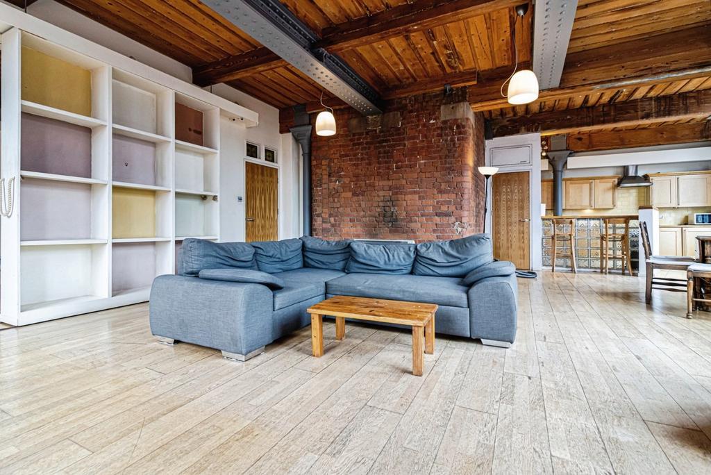 Apartment in Manchester, Civic Quarter, City Centre - View 3
