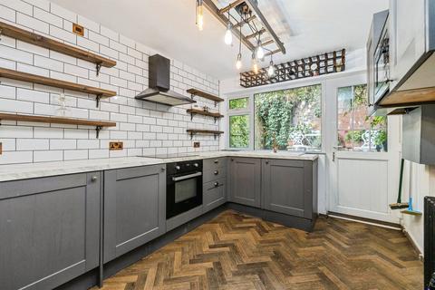 2 bedroom character property for sale, Steep Hill, Lincoln
